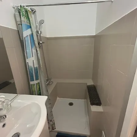 Appartement 5 - T2 Meuble 2 Etoiles Proche Des Thermes *